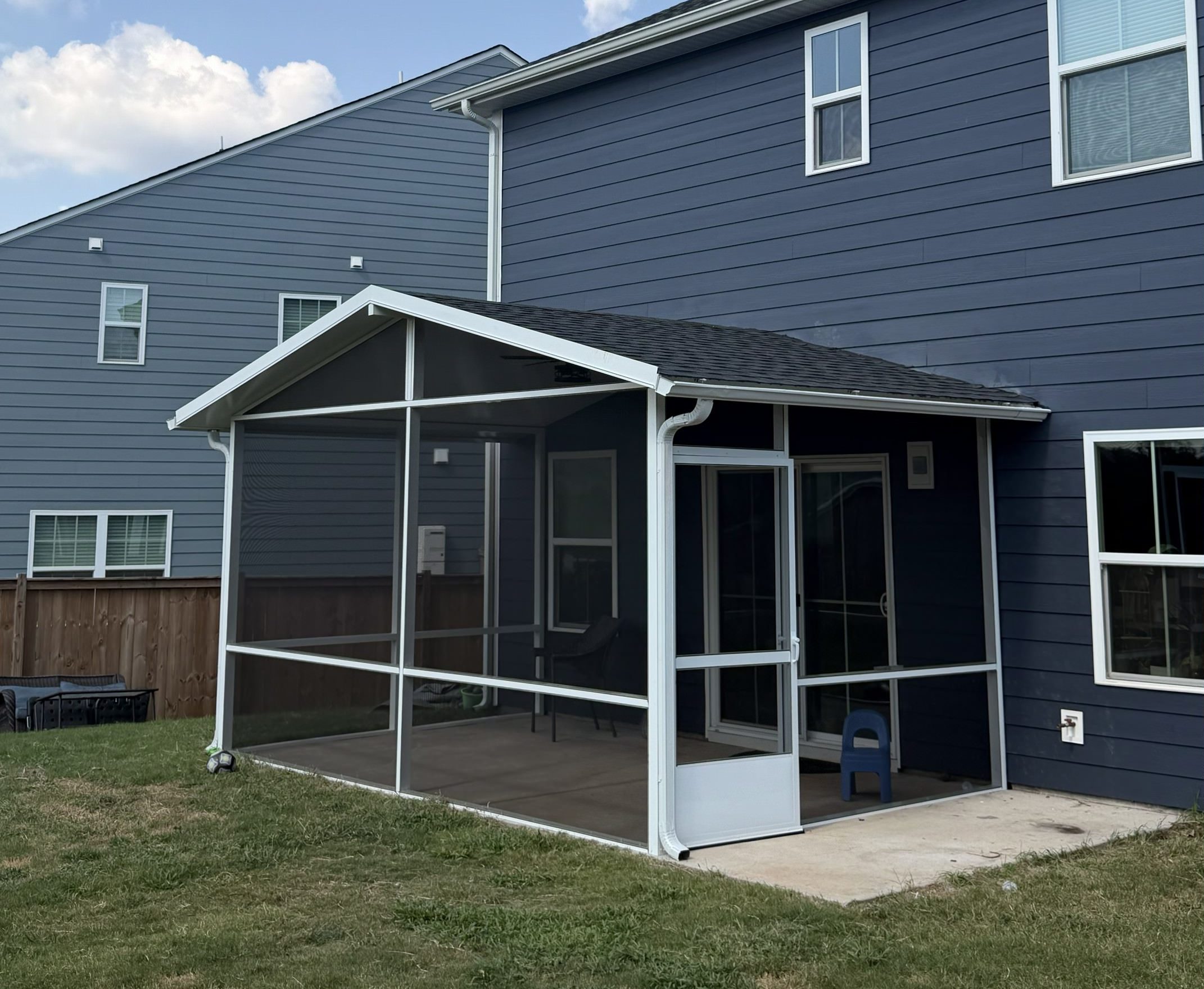 How a Screen Enclosure Solves Spartanburg's Bug Season Problem